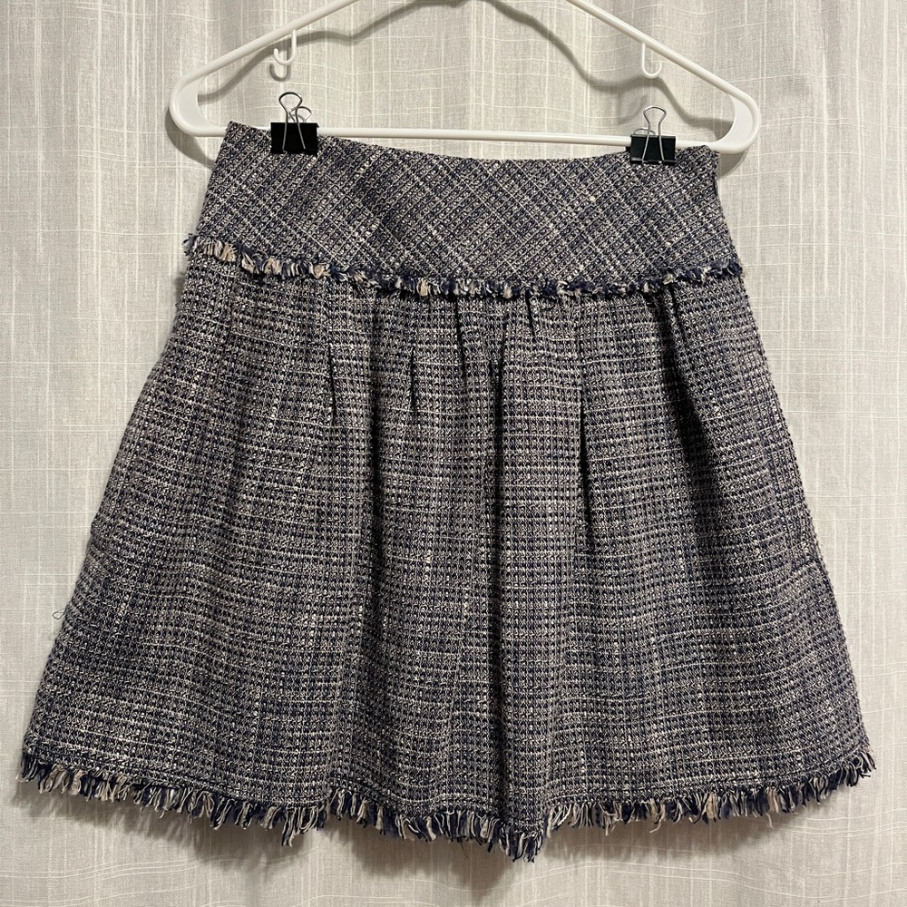 BCBG skirt, size 0,side side with pockets